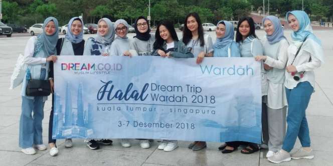 Keseruan Halal DreamTrip Wardah 2018, Terpesona Masjid Pink Malaysia