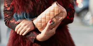 Chanel Takkan Lagi Pakai Kulit Buaya dan Ular