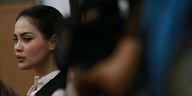 Hijab Pink Jennifer Dunn Saat Bareng Faisal Haris Jadi Sorotan