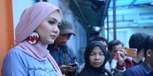 Rina Nose Buka-Bukaan Soal Lepas Hijab, Ternyata...