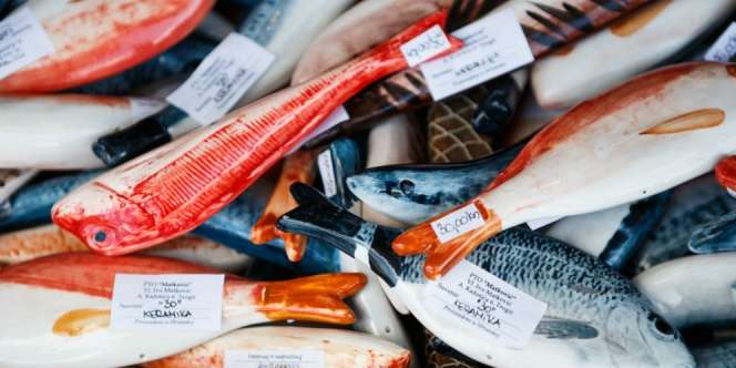 Pasar Jadi Heboh Gara-gara Tukang Ikan Cantik Ini
