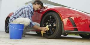 Body Mobil Kinclong Pakai Waxing dan Coating, Berapa Biayanya?