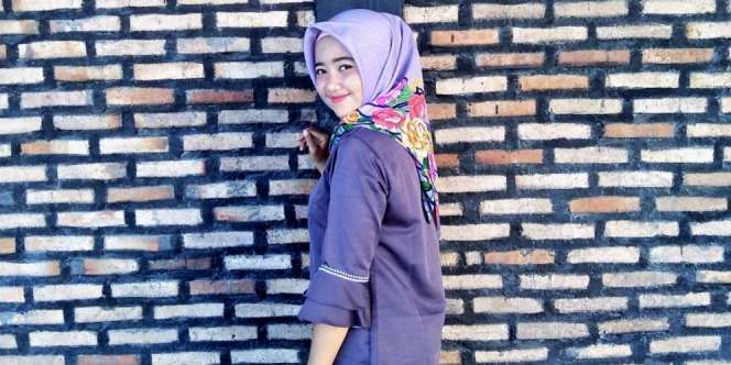 Inspirasi Makeup Segar Riyanti Sofhie Buat ke Kampus 