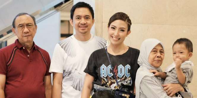 Doa Ayu Dewi untuk Ibunda Tercinta Bikin Haru