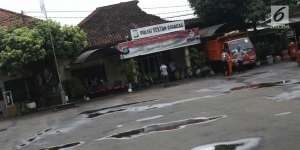 Dua Polisi Terluka Akibat Pembakaran Mapolsek Ciracas