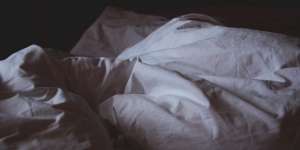 Merasa Dipeluk dari Belakang Saat Subuh, Setelah Menoleh ke Belakang...