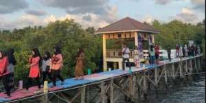 Pasar Selayar, Wisata dan Belanja di Tengah Hutan Mangrove