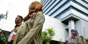 Aturan Jilbab Masuk Kerah Dicabut Kemendagri