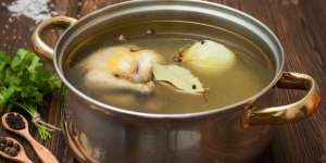 Yuk Bikin Sendiri Kaldu Ayam Tanpa MSG