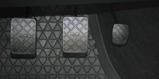 Kopling Mobil Cepat Rusak? Kebiasaan Salah Ini Sering Dilakukan