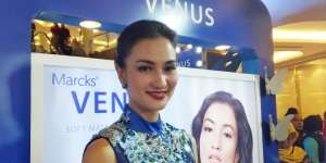 Rahasia Cantik Atiqah Hasiholan, Ngga Mahal!