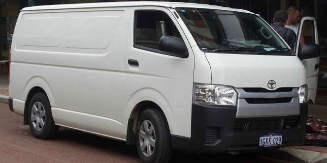 Modif Gokil, Toyota Hiace Disulap Jadi Sauna Berjalan