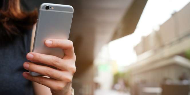 Ingatkan Suami Jangan Simpan Handphone di Saku Celana, Bahaya!