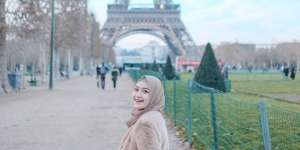 Foto OOTD Keren di Eiffel, Ini Spot Favorit