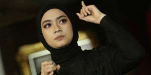 Gaya Hijab Ayudia Bing Slamet, Simpel dan Gak Ribet!