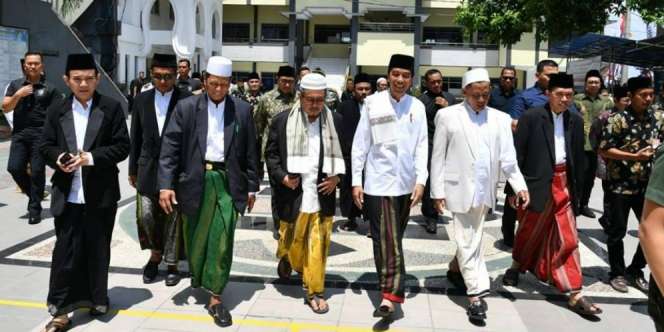 Saat Jokowi Sambangi Pesantren Berusia 133 Tahun