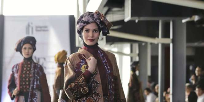 Pesona Kain Jambi Disulap Menjadi Hijab