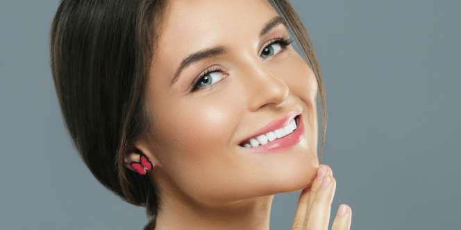 Tampil Glamor di Tahun Baru dengan Sentuhan 'Lip Shine' SASC