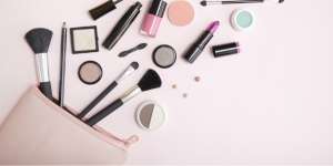 Liburan, Jangan Lupa Bawa 8 Beauty Item Ini