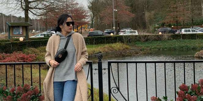 Beda Banget, Penampilan Nia Ramadhani Saat Liburan ke Eropa Jauh dari Glamor