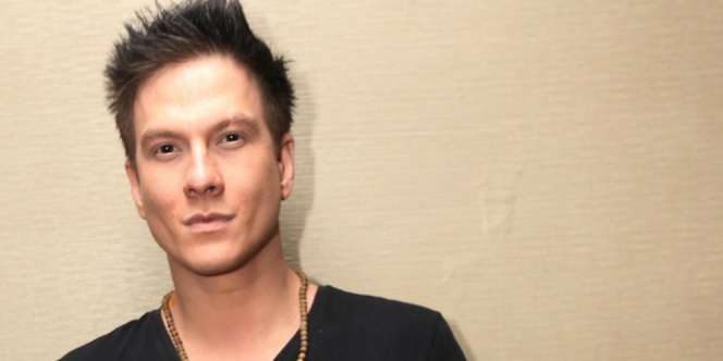 Unggah Foto Jadul Masa SMA, Wajah Bertrand Antolin Jadi Sorotan