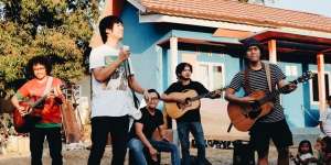 Persembahan Spesial D'Masiv untuk Seventeen