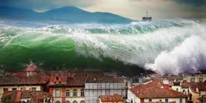 Tips Menyelamatkan Diri dari Tsunami Saat Berlibur di Pantai