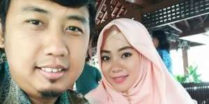 Momen Sedih Pemakaman Istri, Ade Jigo: Bunda Istri yang Baik