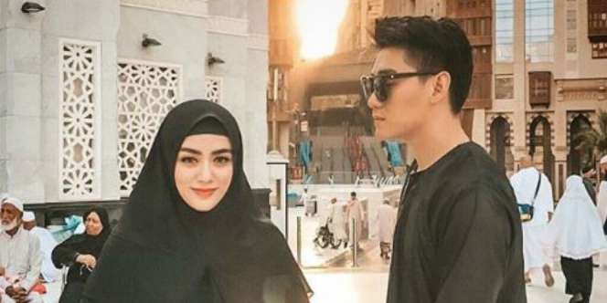 Cantiknya Istri Ifan Seventeen dalam Hijab Saat Haji