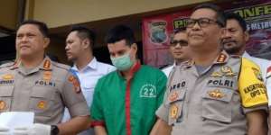 Sebuah Toples Ungkap Rahasia Terbesar Steve Emmanuel