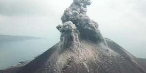 Gunung Anak Krakatau Bakal Dipasangi Detektor Longsor