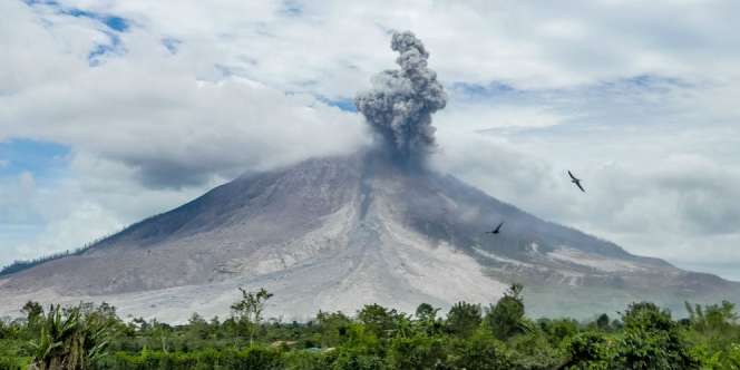 Aplikasi Pemantau Bencana Geologi Buatan Anak Negeri