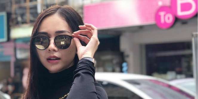 Jawaban Aura Kasih Disebut Sudah Menikah dengan Bule