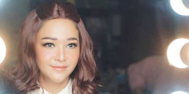 Bersiap Umroh, Maia Tampil Cantik dalam Balutan Hijab Renda