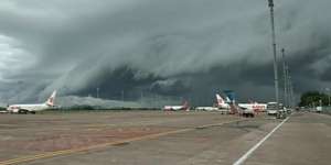 Viral Awan di Makassar Menyerupai Bentuk Tsunami, Ini Penjelasan Ahli