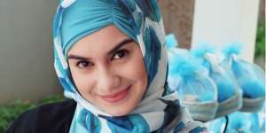 Intip Gaya Irish Bella yang Cantik Kenakan Hijab