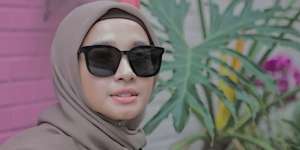 Laudya Cynthia Bella Pajang Foto Siluet, Hamil?