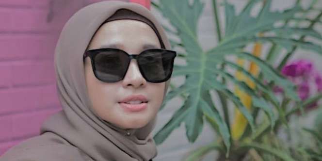 Laudya Cynthia Bella Pajang Foto Siluet, Hamil?