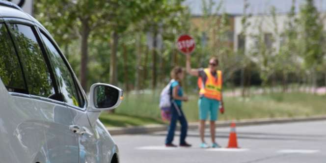 6 Tips Berkendara Aman di Area Dekat Sekolah