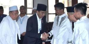 Paman Jokowi Meninggal Usai Umroh