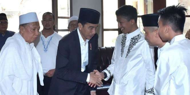 Paman Jokowi Meninggal Usai Umroh