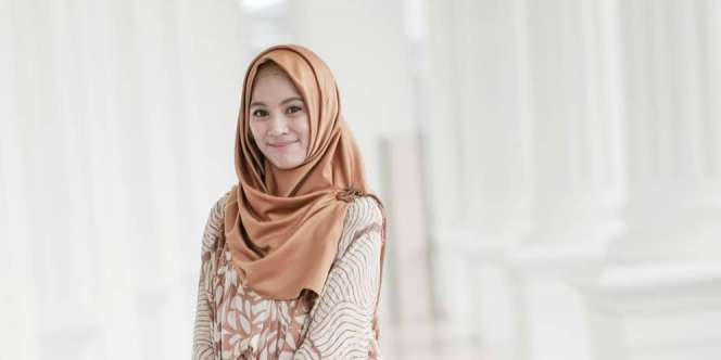 Inspirasi Busana Syar'i Artis untuk ke Pesta