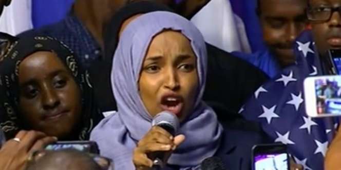 Ilhan Omar, Hijaber Pertama di Parlemen Amerika