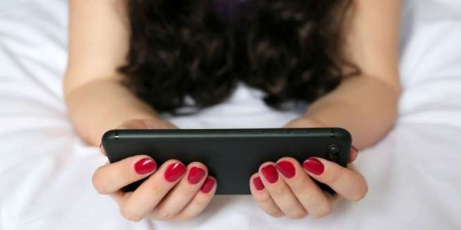 Polwan Dipecat Ternyata Kirim Selfie Seksi ke Seorang Napi