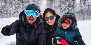 Liburan Musim Dingin, Harga Jaket Nagita Bikin Badan Menggigil
