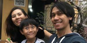 Naik Panggung dengan Sheila on 7, Putra Erros Lakukan Aksi Seru