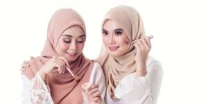 4 Trik Mudah Bersihkan Kuas Makeup Agar Tidak Beruntusan