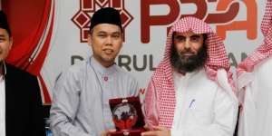 Hafalan Quran Lewat Telepon, yang Ngajar Ternyata Syeikh Saudi