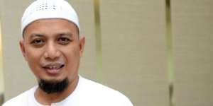 Alvin Unggah Foto Terbaru Ustaz Arifin Ilham, Kabar Meninggal Hoaks!
