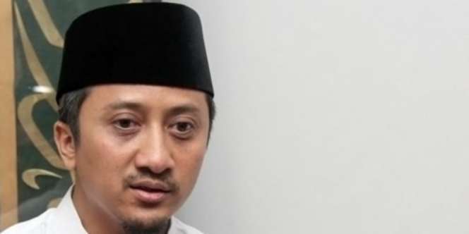 Jenguk Ustaz Arifin Ilham, Wajah Yusuf Mansur Dielus-elus